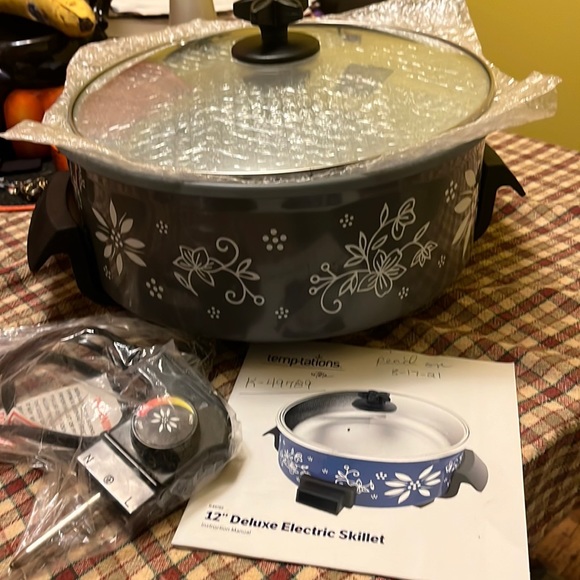 Temptations Kitchen Temptations 2 Inch Deluxe Electric Skillet With
